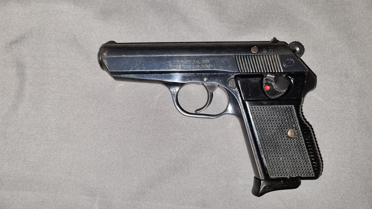 Pištolj Češka zbrojovka VZ.70 kal.7.65 Browning/.32 Auto (U0205/26)