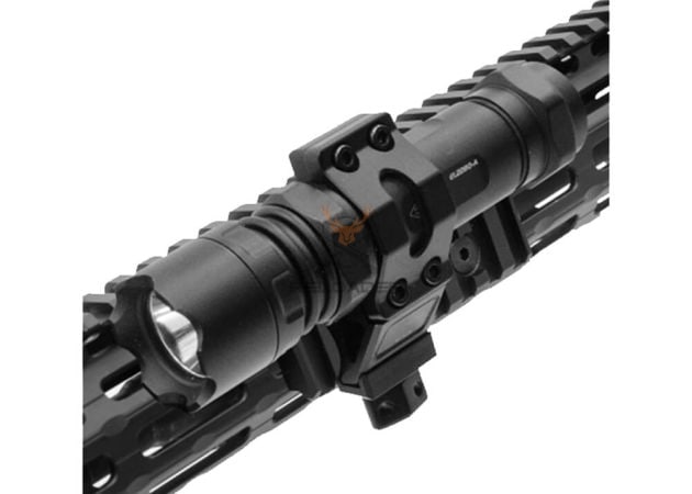 Picatinny šina UTG M-LOK s 4 utora
